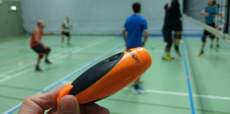 Getestet: Elektrische Pfeife im Volleyballtraining