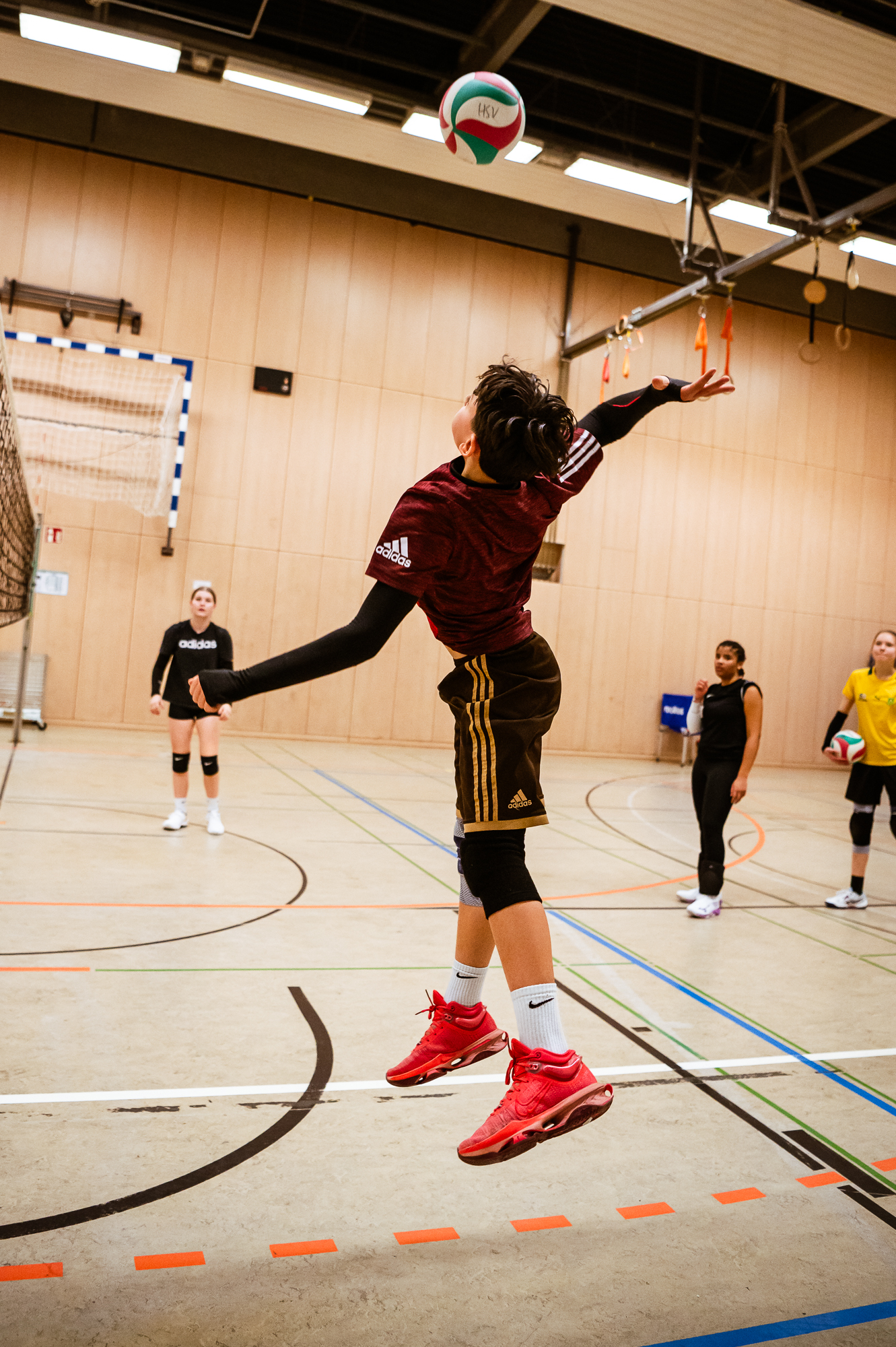 Angriff ist die beste Verteidigung. Foto: (c) Mikura Gelhausen @mikura.fotografie